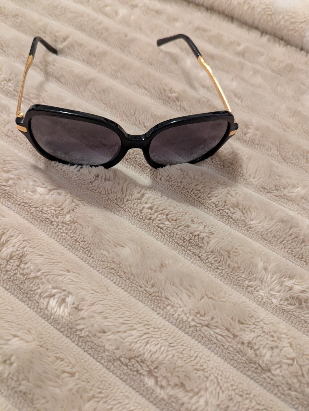 Michael Kors Black Oversized Sunglasses with Gradient Lenses - Picture 3 of 6